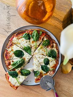 Una foto de Pizza con harina de garbanzos 🍃🍕 🍕🍃