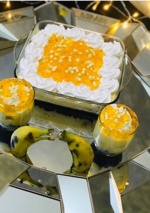 A picture of Banana custard cream cheese pie.