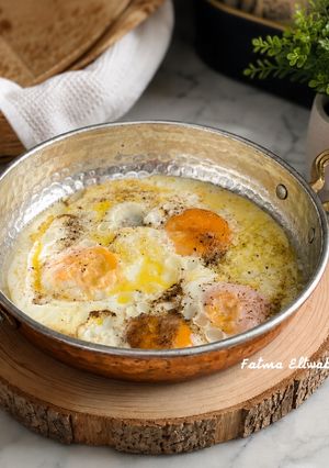 صورة لوصفة سر ألذ بيض عيون مقلي في الزبده..فطار او عشا 👌🏻