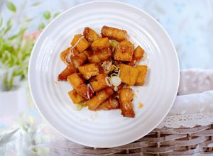 Hình của món Thịt rim khuôn đậu.