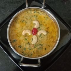 A picture of Methi Malai in secret matar's gravy 😊.