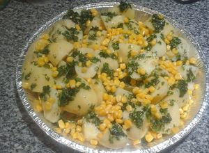 Una foto de Patatas con chocho y vinagreta de cilantro!