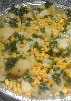 Una foto de Patatas con chocho y vinagreta de cilantro!