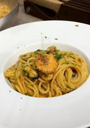 A picture of Spaghetti with Frozen Seafood.