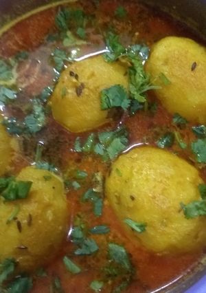 A picture of Dum aloo.