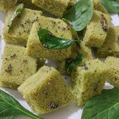 A picture of Hariyali Rava Dhokla..😊😊.