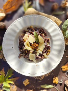 Foto di Fettuccine al cacao burro e salvia