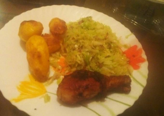 Fried potatoes + fried chicken drumsticks+steamed cabbages