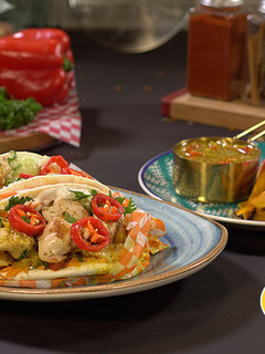 Una foto de Gyros de filetesde pollo adobados