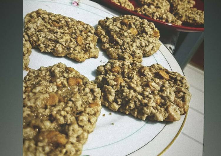 How to Prepare Homemade Oatmeal Butterscotch Cookies