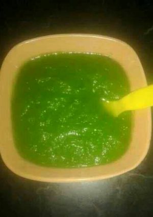 A picture of Chane ke shaag ki chutney.