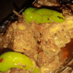 A picture of Cholistani chicken karahi.