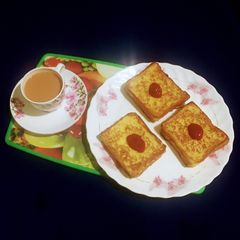 A picture of French Toast.
