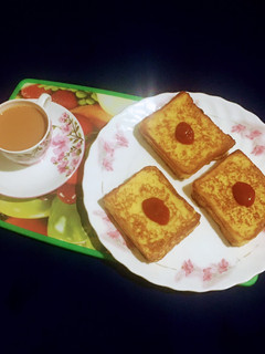 A picture of French Toast.