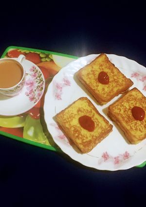 A picture of French Toast.