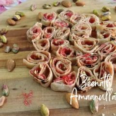 A picture of Roti Jam Rolls.