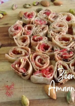 A picture of Roti Jam Rolls.