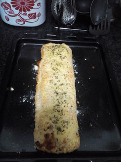 Una foto de Hojaldre relleno de pescado sobrado
