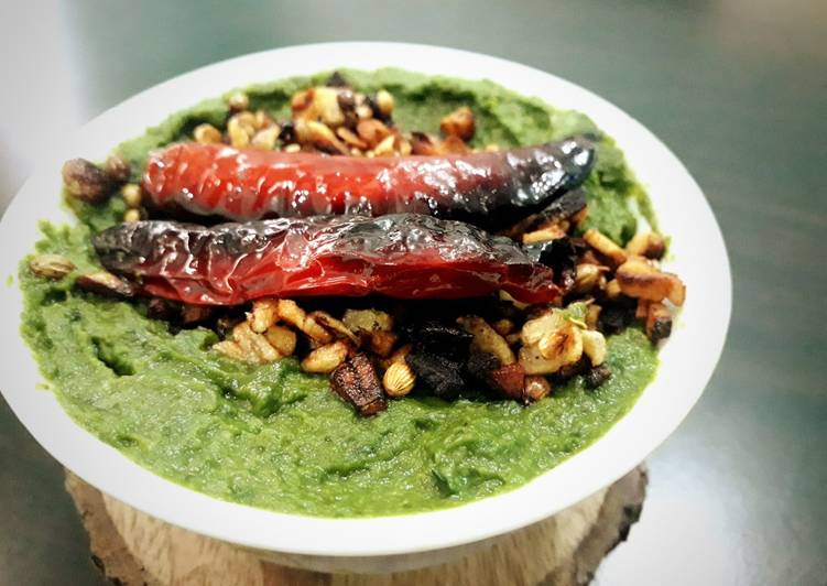 Simple Way to Prepare Perfect Lahasuni palak garlic spinach curry