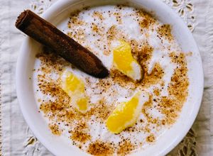 Una foto de Arroz con "leche" de almendras casera, sin azúcar, sin edulcorante, sin fécula 🍚con opciones