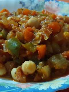 Una foto de Garbanzos guisados con taquitos de jamón