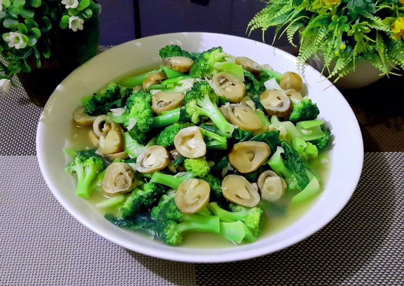 Brokoli jamur saus tiram