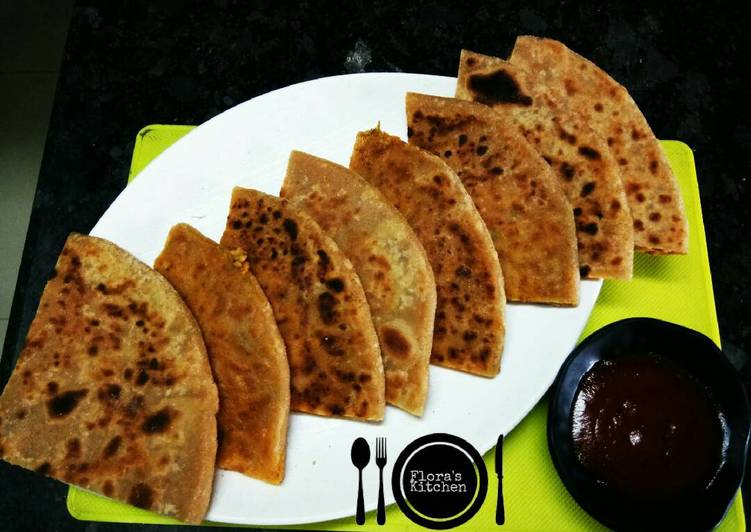 Aloo pudina ke cheese parathe