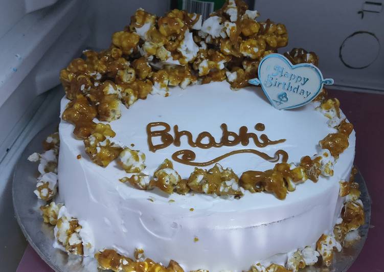 Caramel Popcorn Cake