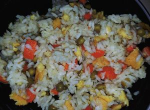 Una foto de Arroz tres delicias