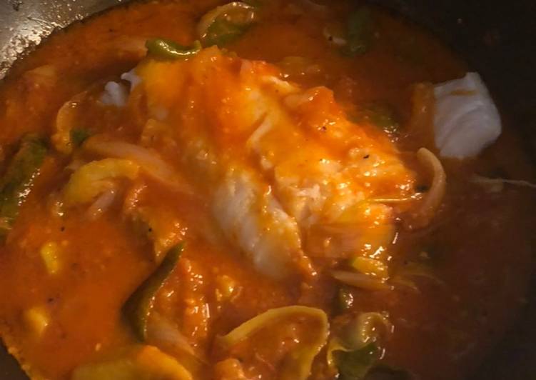 Bacalao con verduras y tomate