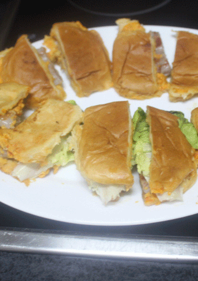 Una foto de Panecillos con longaniza
