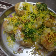 A picture of Dahi puri.