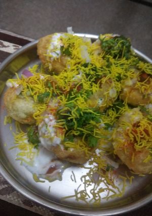A picture of Dahi puri.
