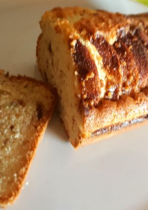 Una foto de Bizcocho con chocolate, manzana, canela y crocanti de almendras
