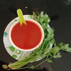 A picture of Tomato carrot and beetroot soup.
