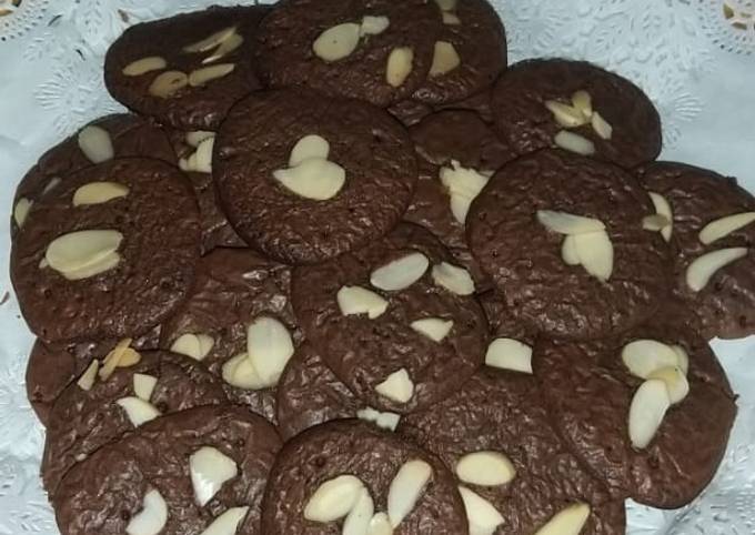 Brownies cookies almond