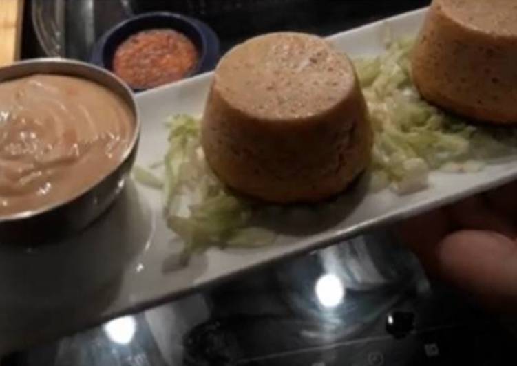 Pastel de cabra y gambas al vermú