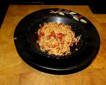 The New Way Making Recipe Spaghetti with TunaTomato Sauce Delicious