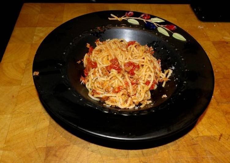 Recipe of Super Quick Homemade Spaghetti with Tuna-Tomato Sauce