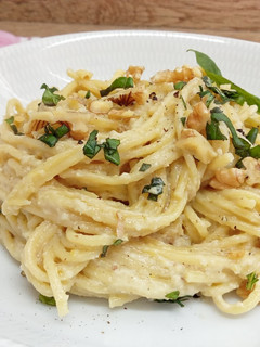 Una foto de Pasta al pesto de limón (espaguetis)