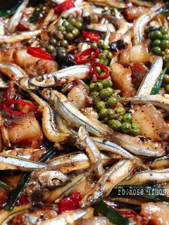 Hình của món Cá Cơm Kho Tiêu Xanh.