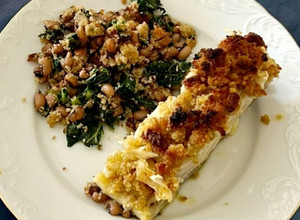 Foto de Bacalhau com Broa e Migas de Couve e Feijão Frade