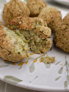 Una foto de Bolas de brócoli y garbanzo