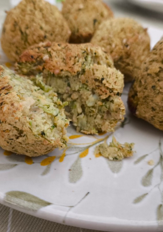 Una foto de Bolas de brócoli y garbanzo