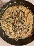 Spaghetti al porro, funghi di castagno e crème fraîche