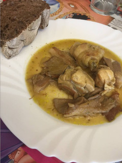 Una foto de Pollo con setas al whisky