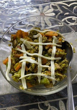 A picture of Keto Veg Stir-Fry Broccoli Rice.