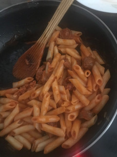 Una foto de Macarrones con tomate