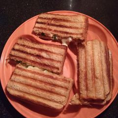 A picture of Veg mayo sandwich.