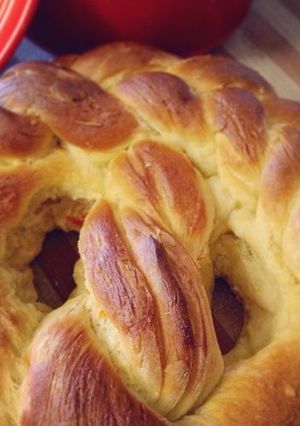 A picture of Neujahrsbretzel (German New Year's Pretzel).
